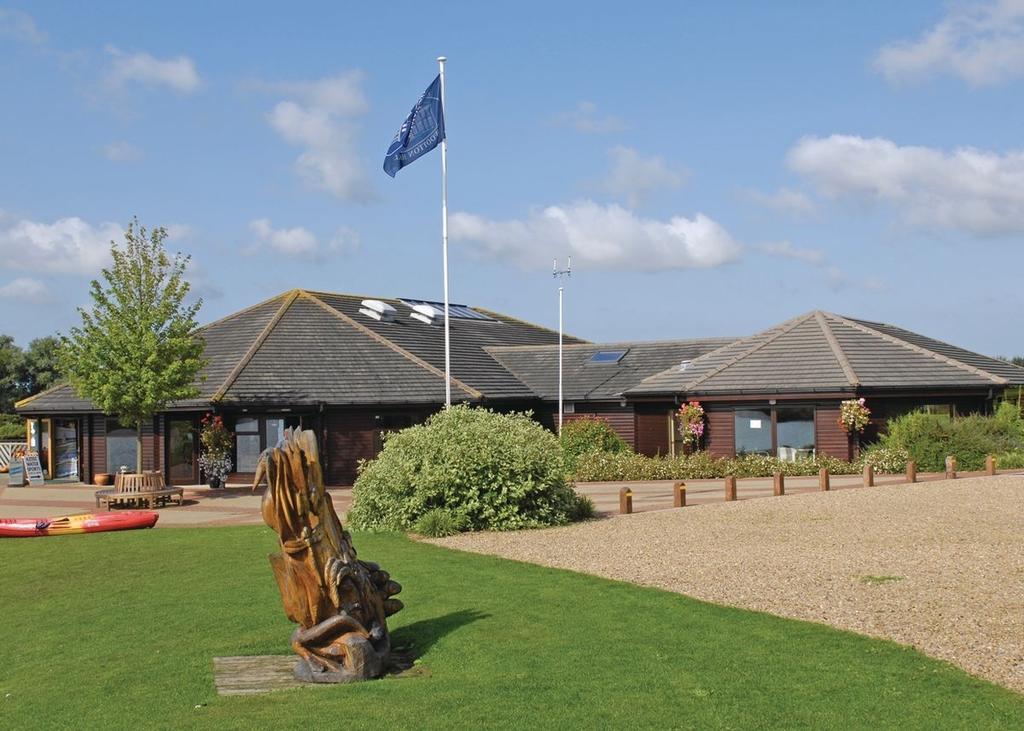 The Springs Lakeside Holiday Park Fladbury Room photo
